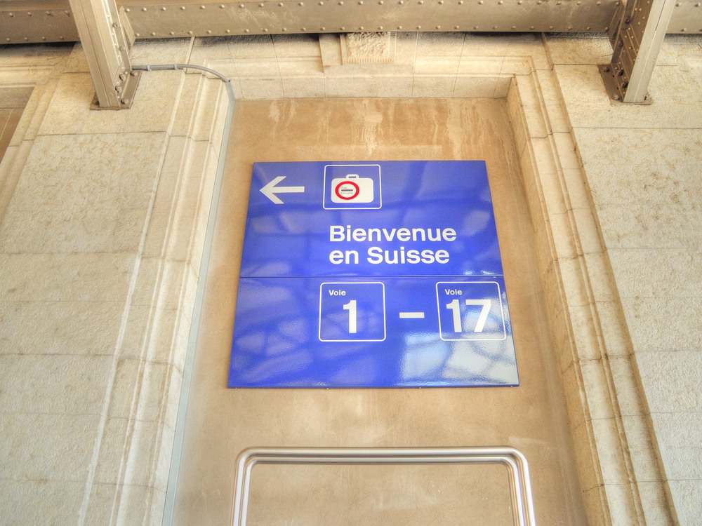 ./Basel-Bahnhof-Franzoesisch-SBB-SNCF-2140.jpg