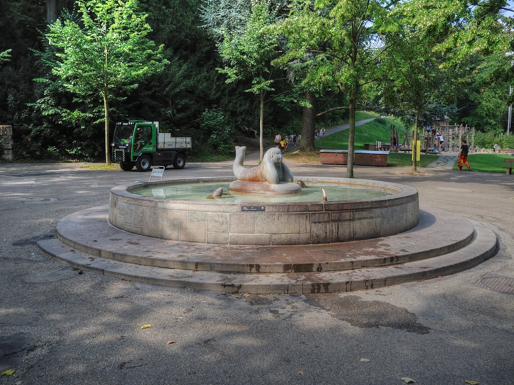 ./Basel-Brunnen-Margarethenpark-Loreley-Brunnen-2000.JPG