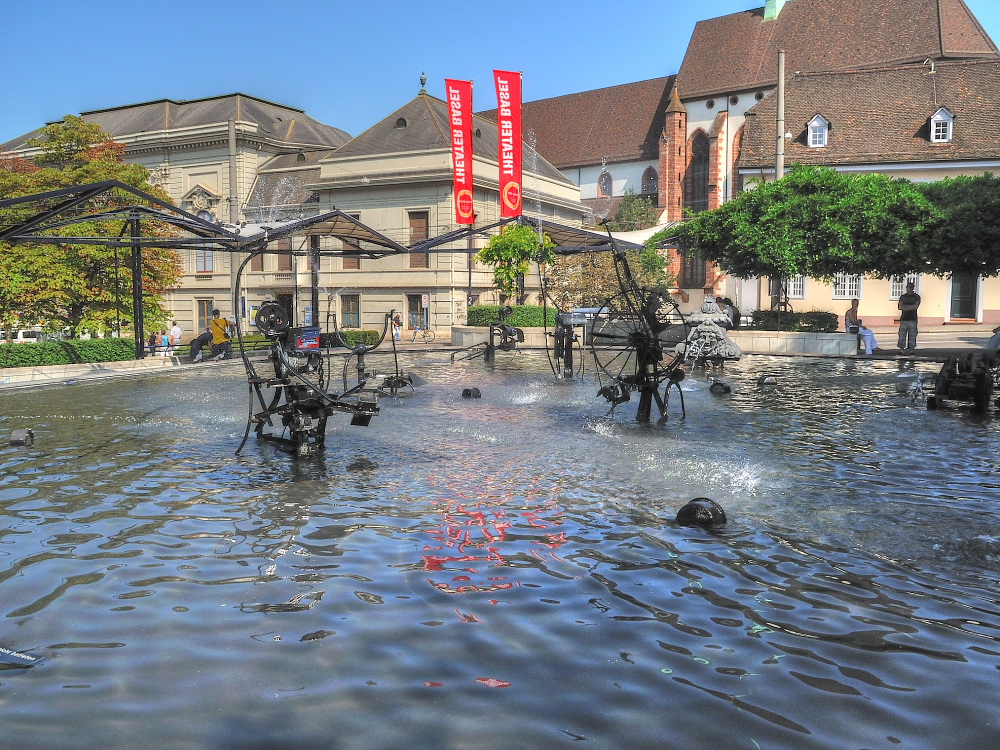 ./Basel-Brunnen-Theaterplatz-Tinquelybrunnen-Fasnachts-Brunnen-2030.JPG