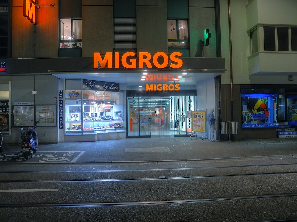 ./Basel-Migros-Gundeldingen-Nacht-1010.jpg