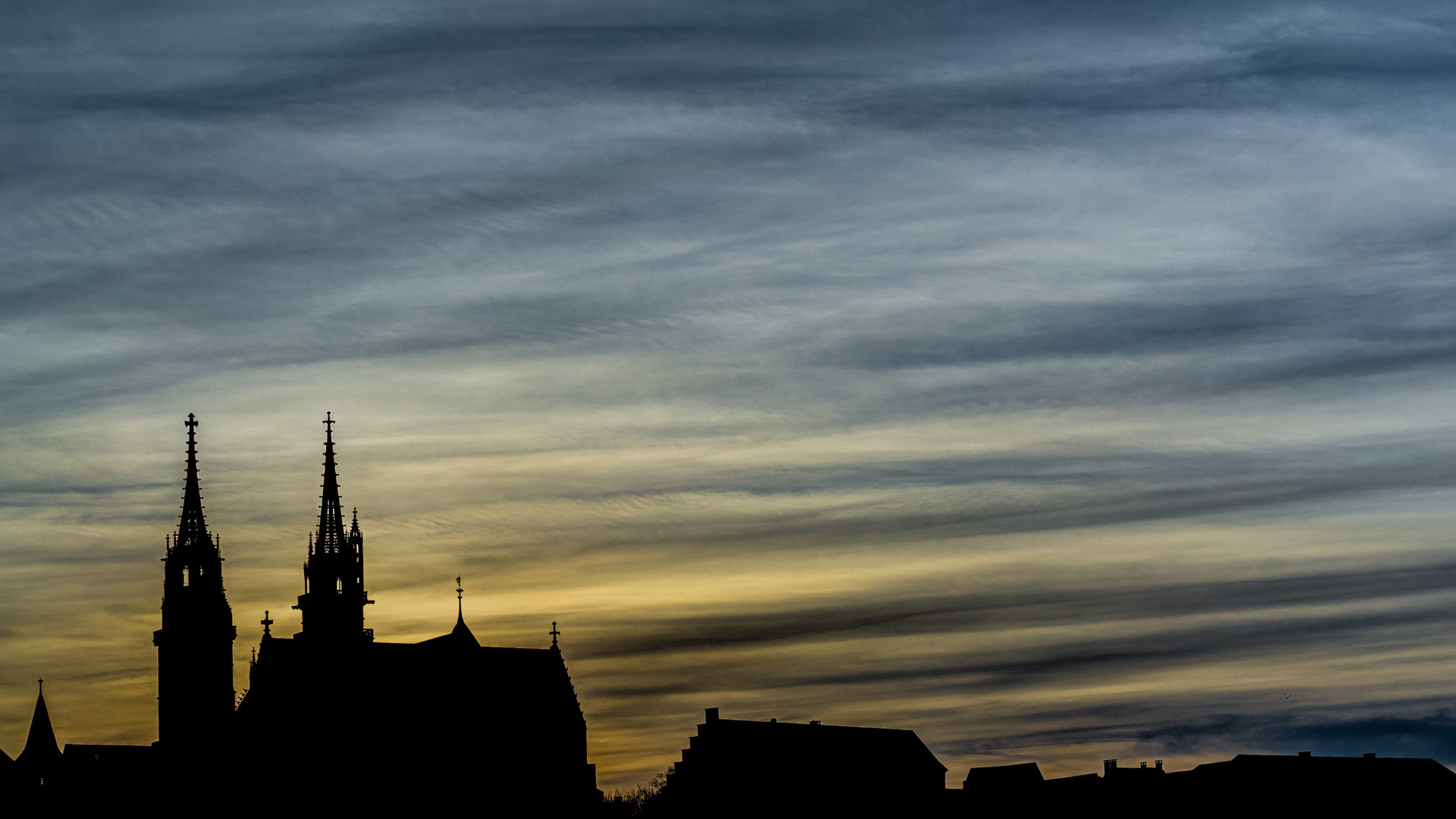 ./Basel-Muenster-Silhouette-Sonnenuntergang.jpg