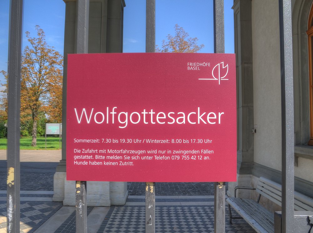 ./Basel-Friedhof-Wolfsgottesacker-Eingang-3010.jpg