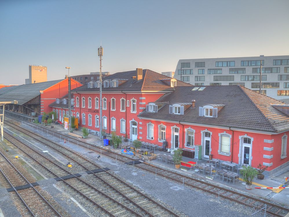 ./Basel-StJohann-Bahnhof-und-Umgebung-1200.jpg