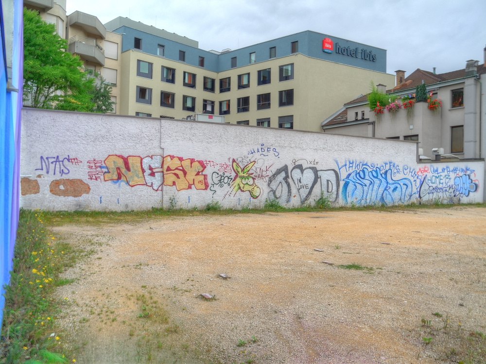 ./Basel-Stadt-Graffiti-Tags-Geschmier-Wandbemalung-Wandbild-Kunstwerk-1010.JPG