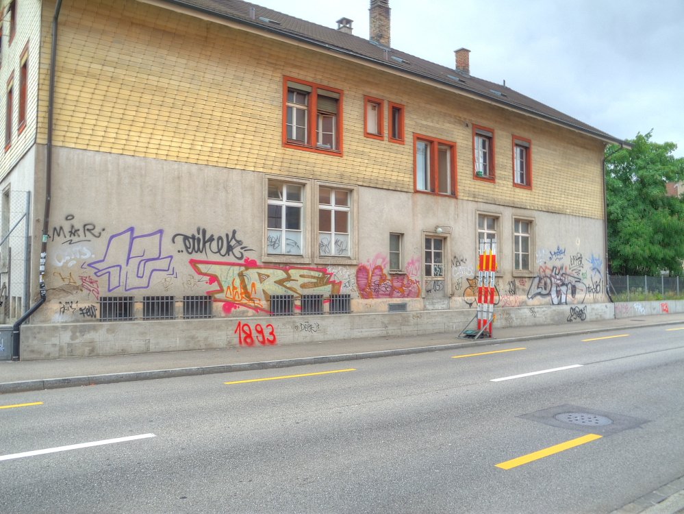 ./Basel-Stadt-Graffiti-Tags-Geschmier-Wandbemalung-Wandbild-Kunstwerk-1100.JPG