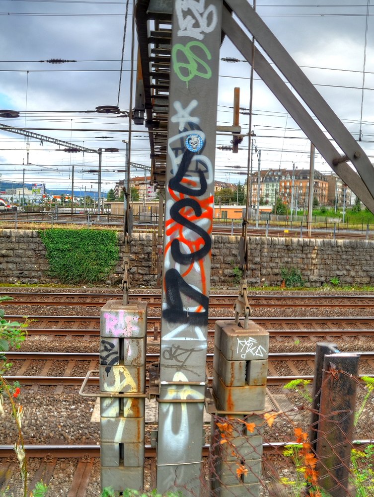 ./Basel-Stadt-Graffiti-Tags-Geschmier-Wandbemalung-Wandbild-Kunstwerk-1430.JPG