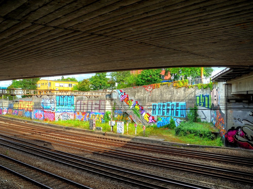 ./Basel-Stadt-Graffiti-Tags-Geschmier-Wandbemalung-Wandbild-Kunstwerk-1480.JPG