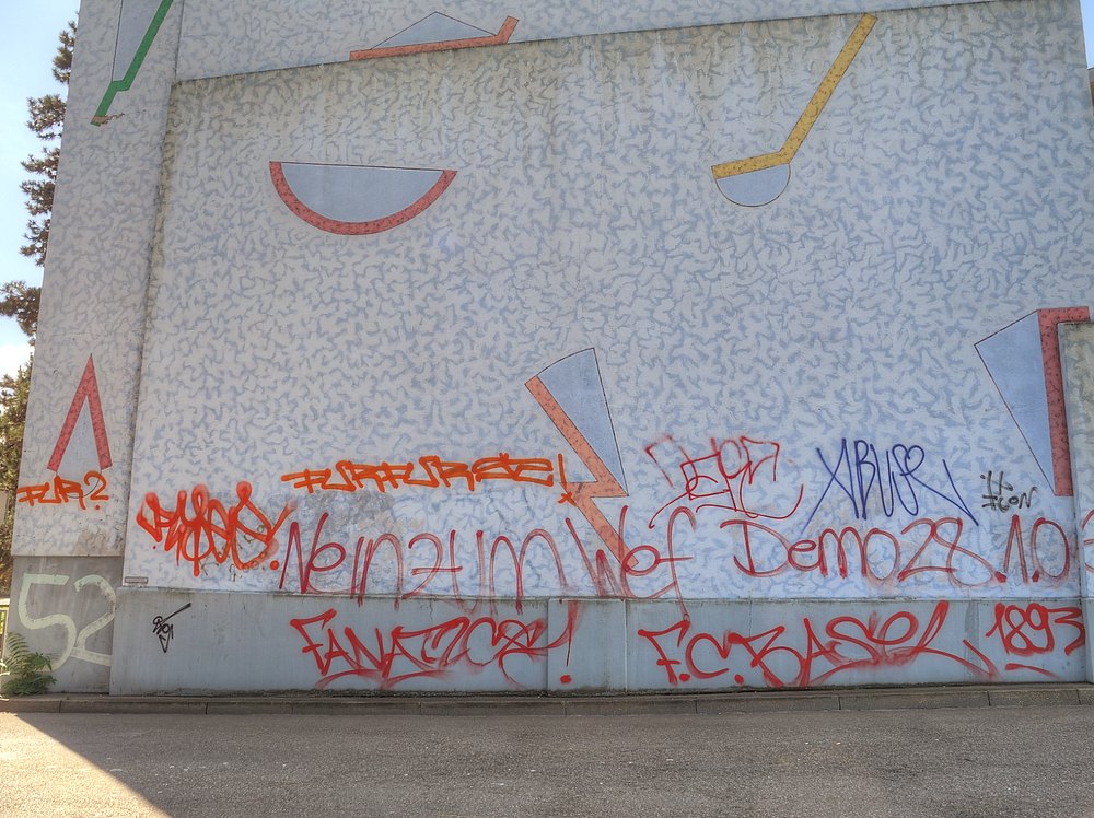 ./Basel-Stadt-Graffiti-Tags-Geschmier-Wandbemalung-Wandbild-Kunstwerk-2150.JPG
