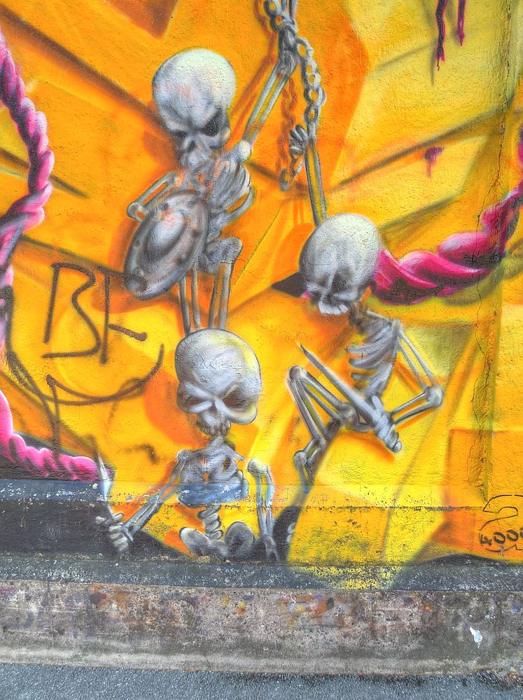 ./Basel-Stadt-Graffiti-Tags-Geschmier-Wandbemalung-Wandbild-Kunstwerk-2430.JPG