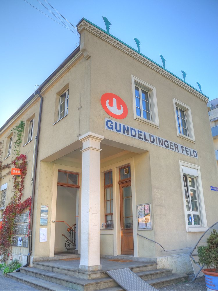./Basel-Gundeldingen-Gundeli-Gundeldingerfeld-0-Eingang-2120.jpg