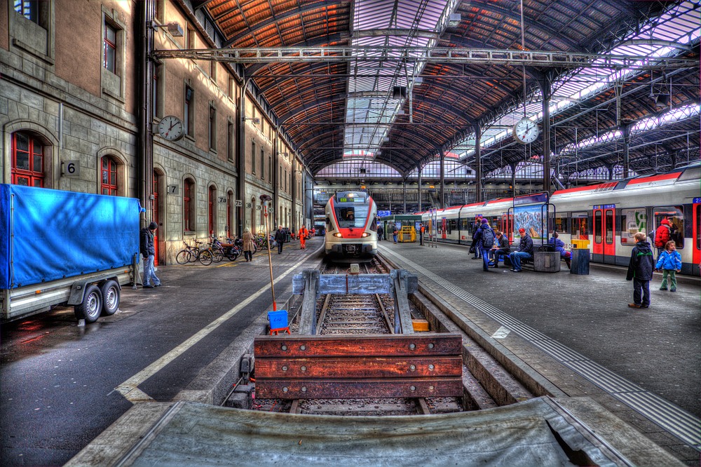./Basel-HDR-Bahnhof-Puffer-Endstation-Gleis-1-S-Bahn-3270.jpg