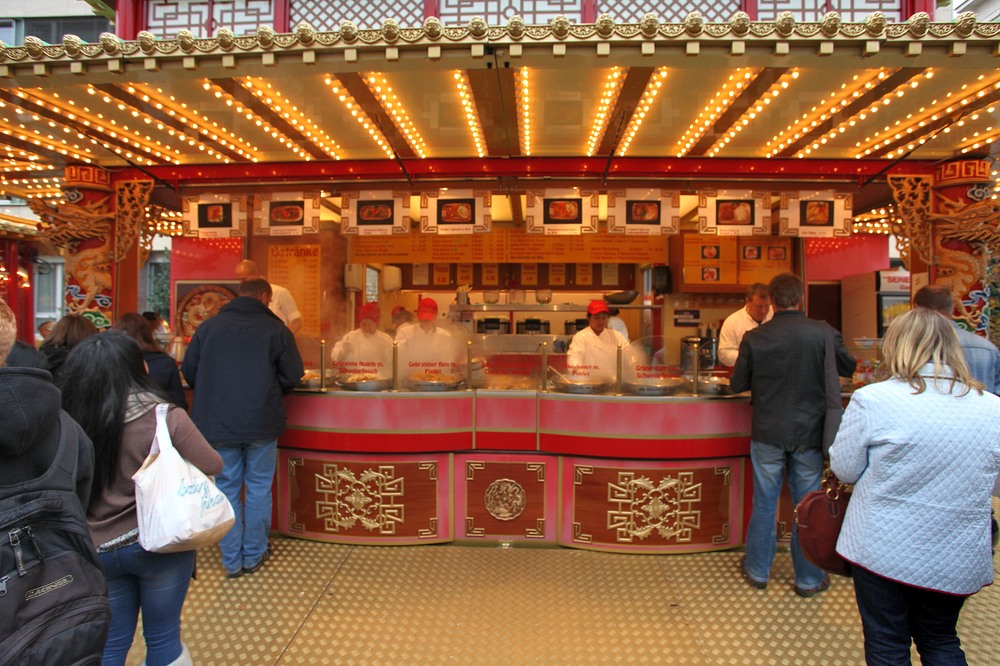 ./Basel-Herbstmesse-2011-Petersplatz-und-Kaserne-2590.jpg