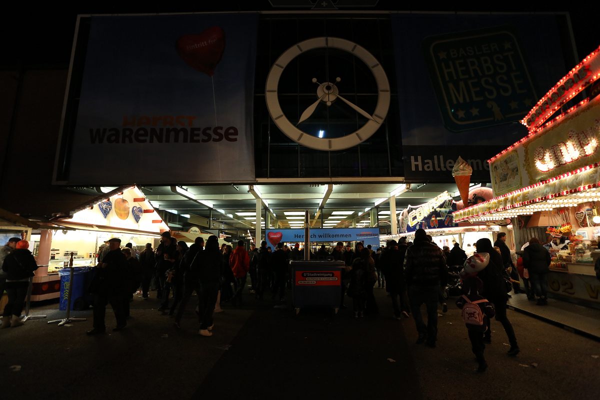 ./Basel-Herbstmesse-2012-Diverse-Bahnen-und-Staende-4781.JPG