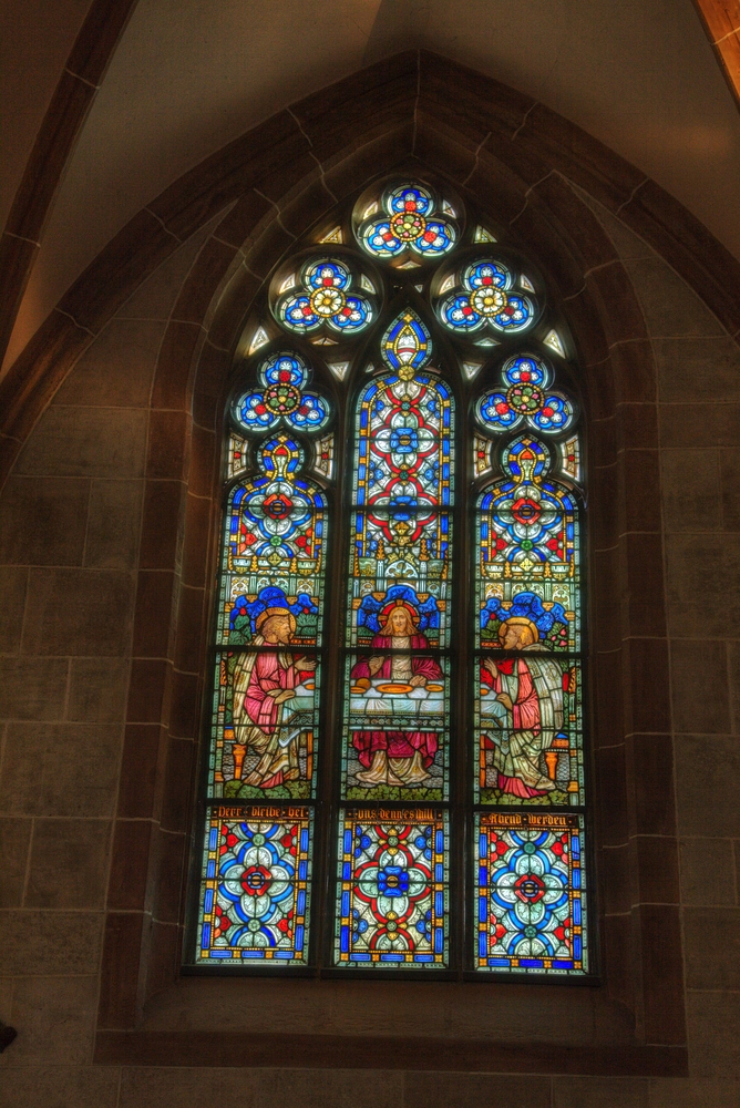 ./Basel-Muenster-Glasmalerei-Fensterbilder-Tele-Zoom-4010.jpg