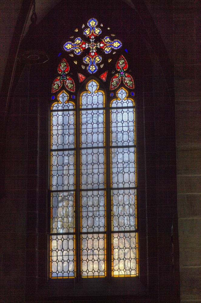 ./Basel-Muenster-Glasmalerei-Fensterbilder-Tele-Zoom-4340.jpg