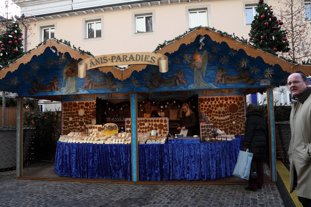 ./Basel-Weihnachten-Weihnachtsmarkt-2011-Barfuesserplatz--4010.jpg
