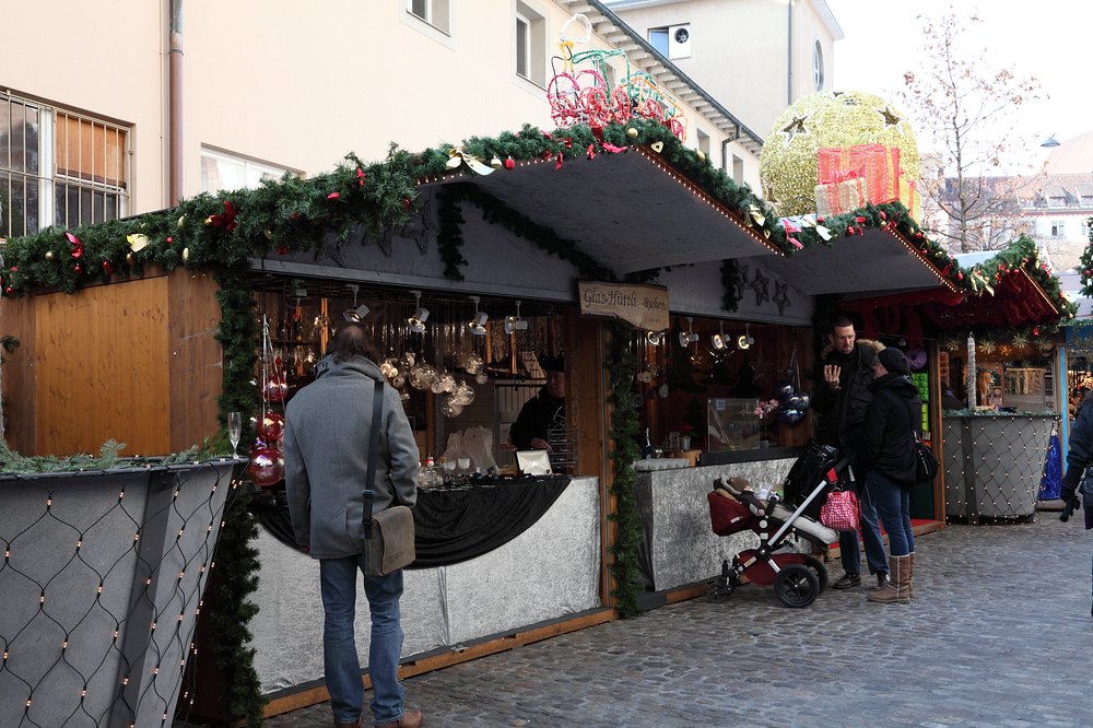 ./Basel-Weihnachten-Weihnachtsmarkt-2011-Barfuesserplatz-Glashuetli-4090.jpg