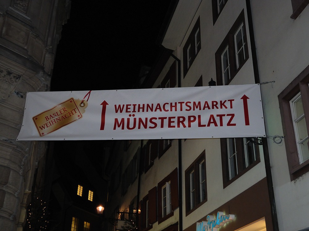 ./Basel-Weihnachten-Weihnachtsmarkt-2011-Muenster--4080.jpg