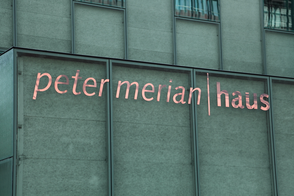 ./Peter-Merian-Haus-Basel-Bahnhof-Logo-0101.JPG